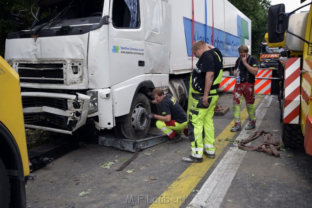 Schwerer VU A 3 Rich Oberhausen Hoehe AK Leverkusen P865.JPG - Miklos Laubert